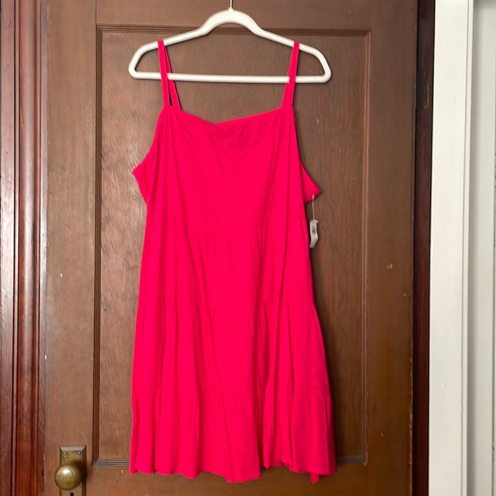 Super cute hot pink dress with pockets! 🩷